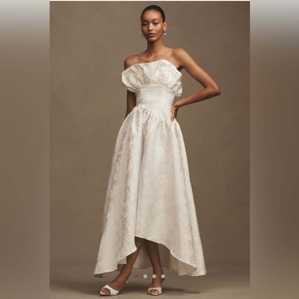 Elliatt Strapless Cream Dress